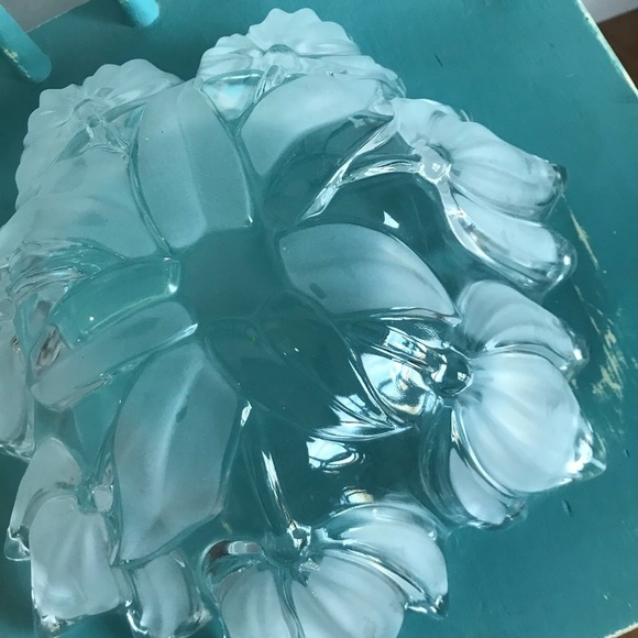 Mikasa TULIPS‎ SATIN 12" Frosted Crystal Hostess Bowl - Picture 12 of 13